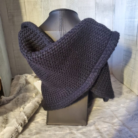 Mud Pie Bag Lady Black Ellie Convertible Button Scarf - Picture 4 of 7